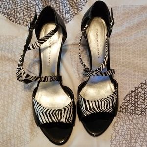 Dana Buchman black & white heels